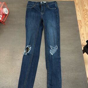 Free People skinny ripped jeans size 25r